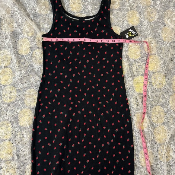 Art Class Strawberry Dress - Picture 3 of 4
